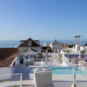 https://puerta-del-mar-nerja.es-andalucia.com